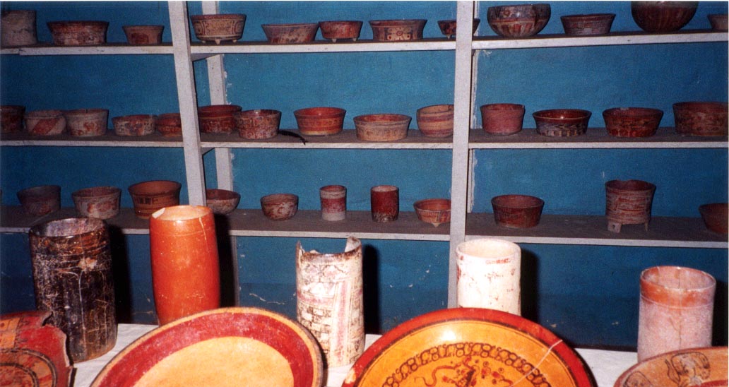 uaxactunmuseo.jpg